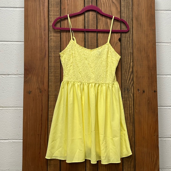 H&M Divided size 6 yellow dress - Picture 3 of 8